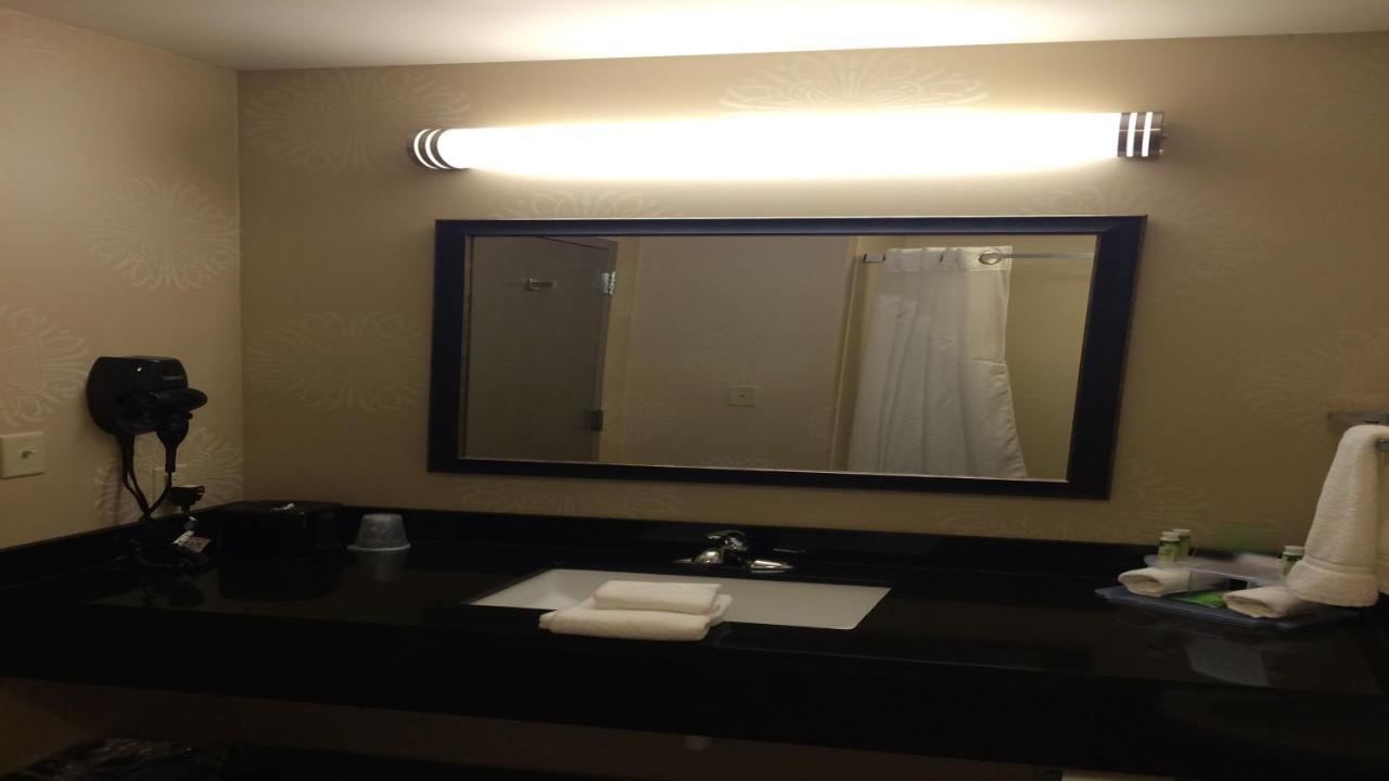 Holiday Inn Guin By Ihg Twin Exterior foto