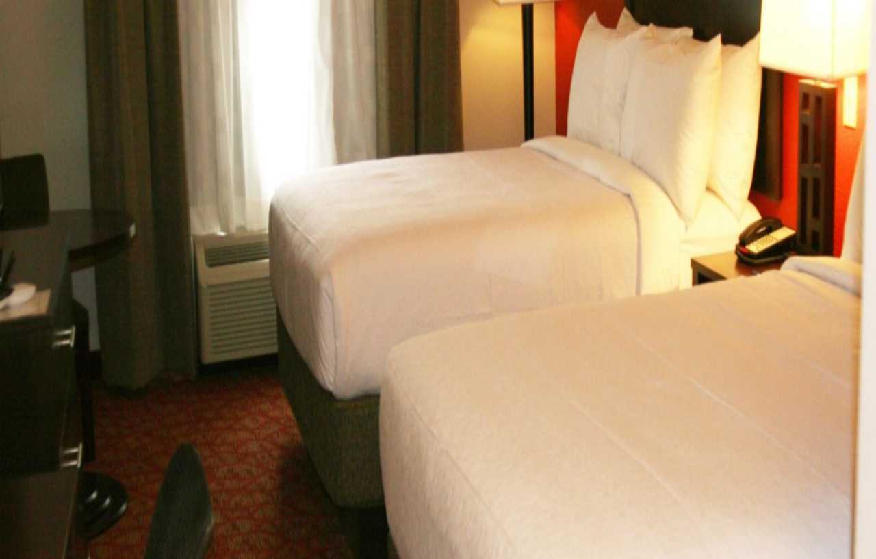 Holiday Inn Guin By Ihg Twin Exterior foto
